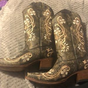 Cowgirl Boots from the Buckle